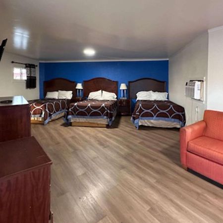 Rodeway Inn Flora Esterno foto