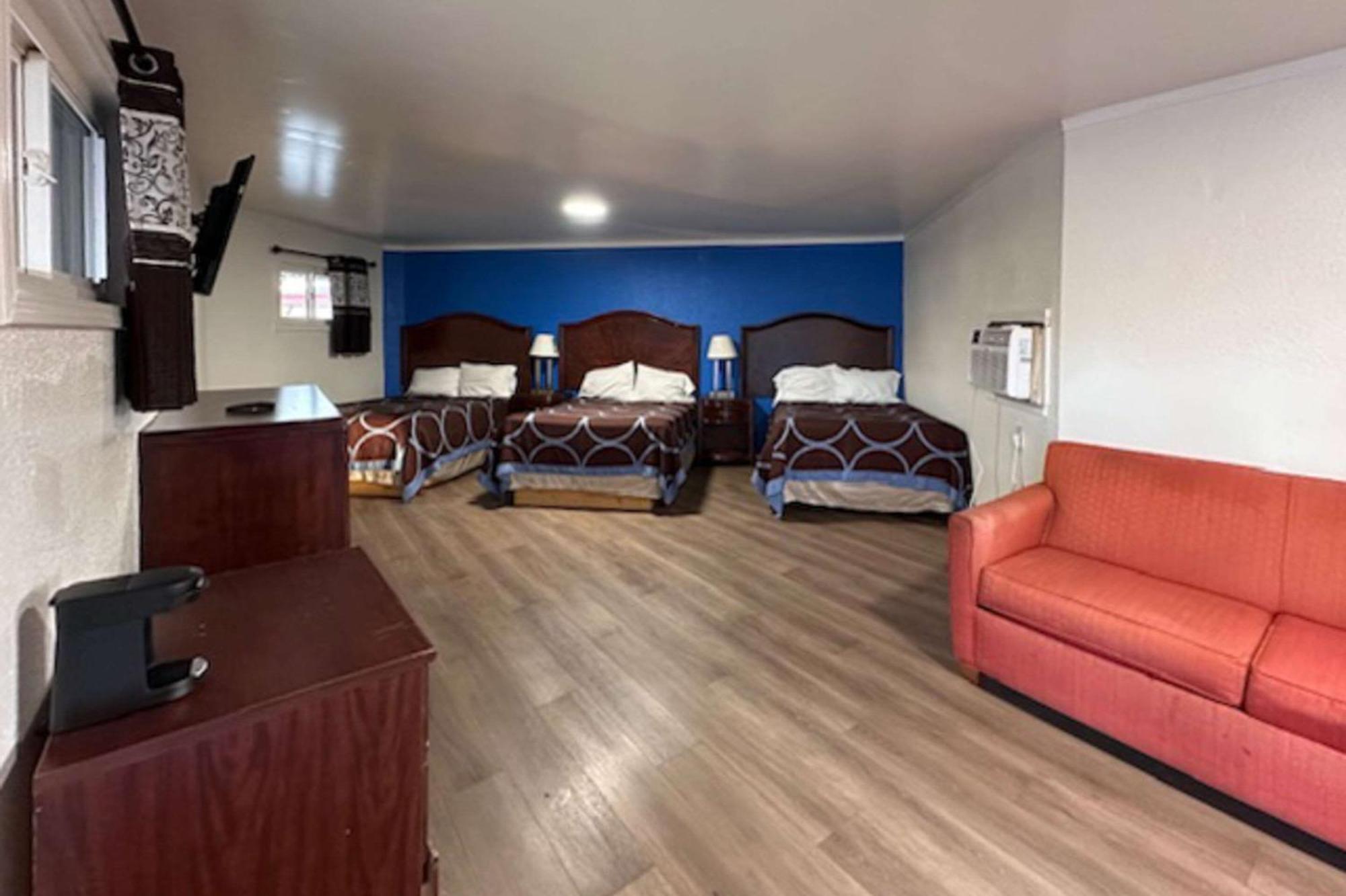 Rodeway Inn Flora Esterno foto